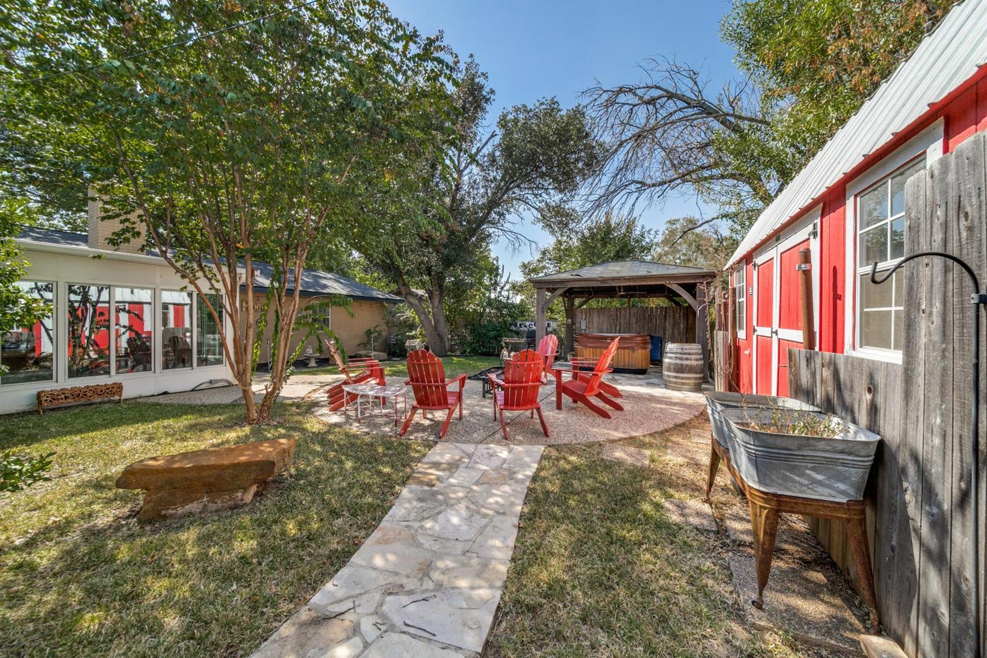 Charming Pet Friendly 4 Bdrm Home Mins To Main St And Wineries Fredericksburg Zewnętrze zdjęcie