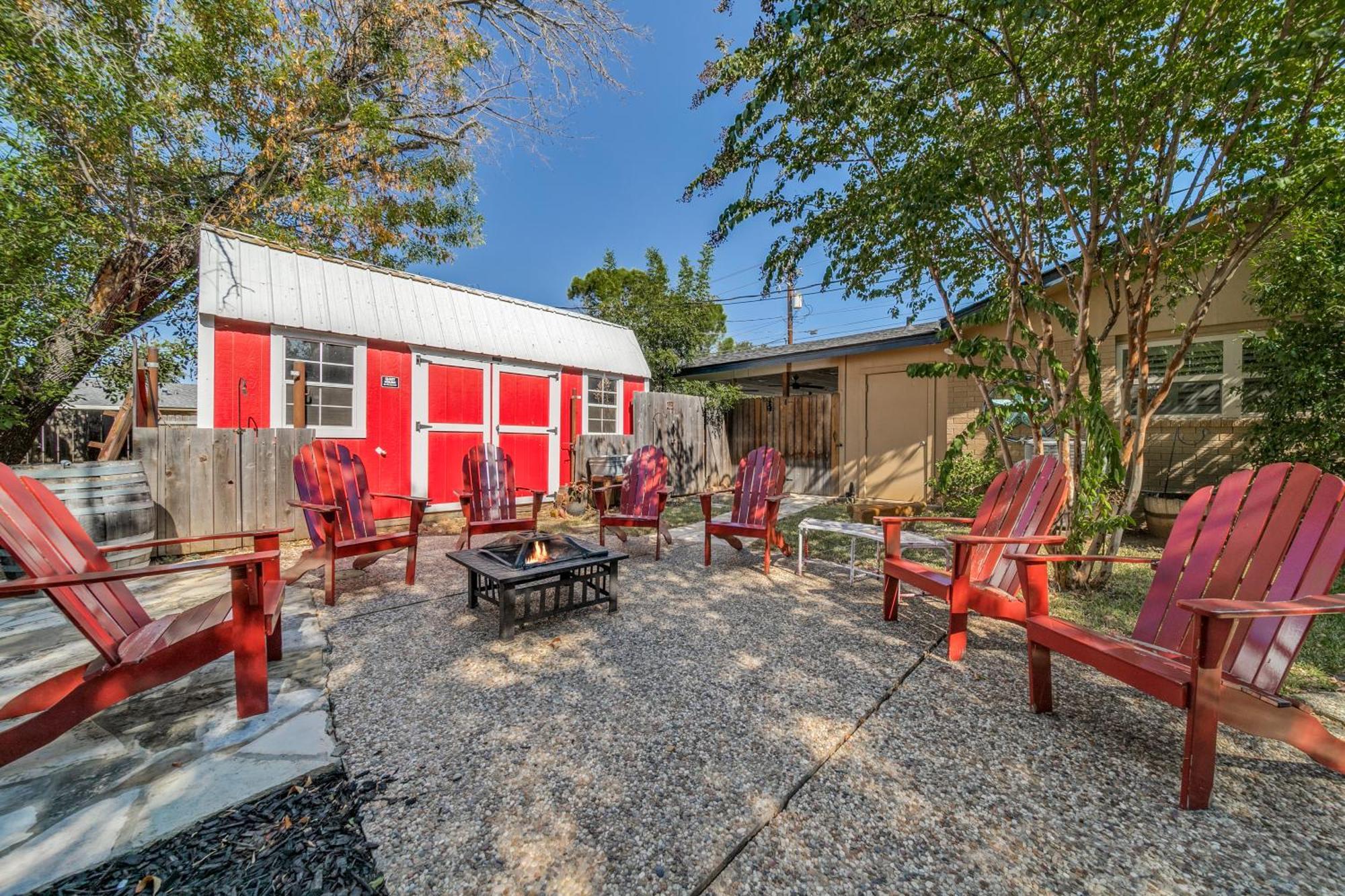 Charming Pet Friendly 4 Bdrm Home Mins To Main St And Wineries Fredericksburg Zewnętrze zdjęcie