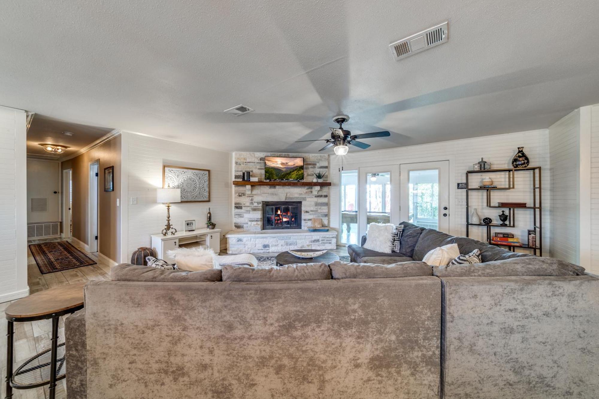 Charming Pet Friendly 4 Bdrm Home Mins To Main St And Wineries Fredericksburg Zewnętrze zdjęcie