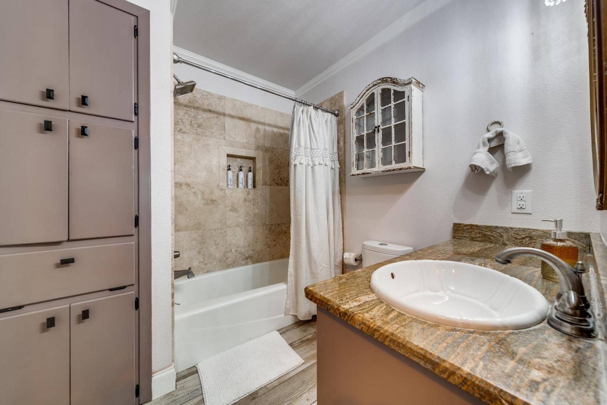 Charming Pet Friendly 4 Bdrm Home Mins To Main St And Wineries Fredericksburg Zewnętrze zdjęcie